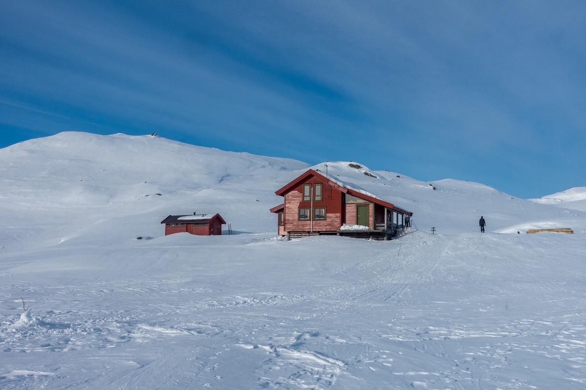 galleri-tomannsbu-vinter_turisthyttetur_fjell-vandringas1